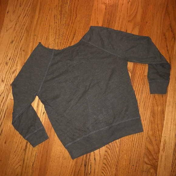 Hollister XS Cut Off Shoulder Top - Picture 2 of 4